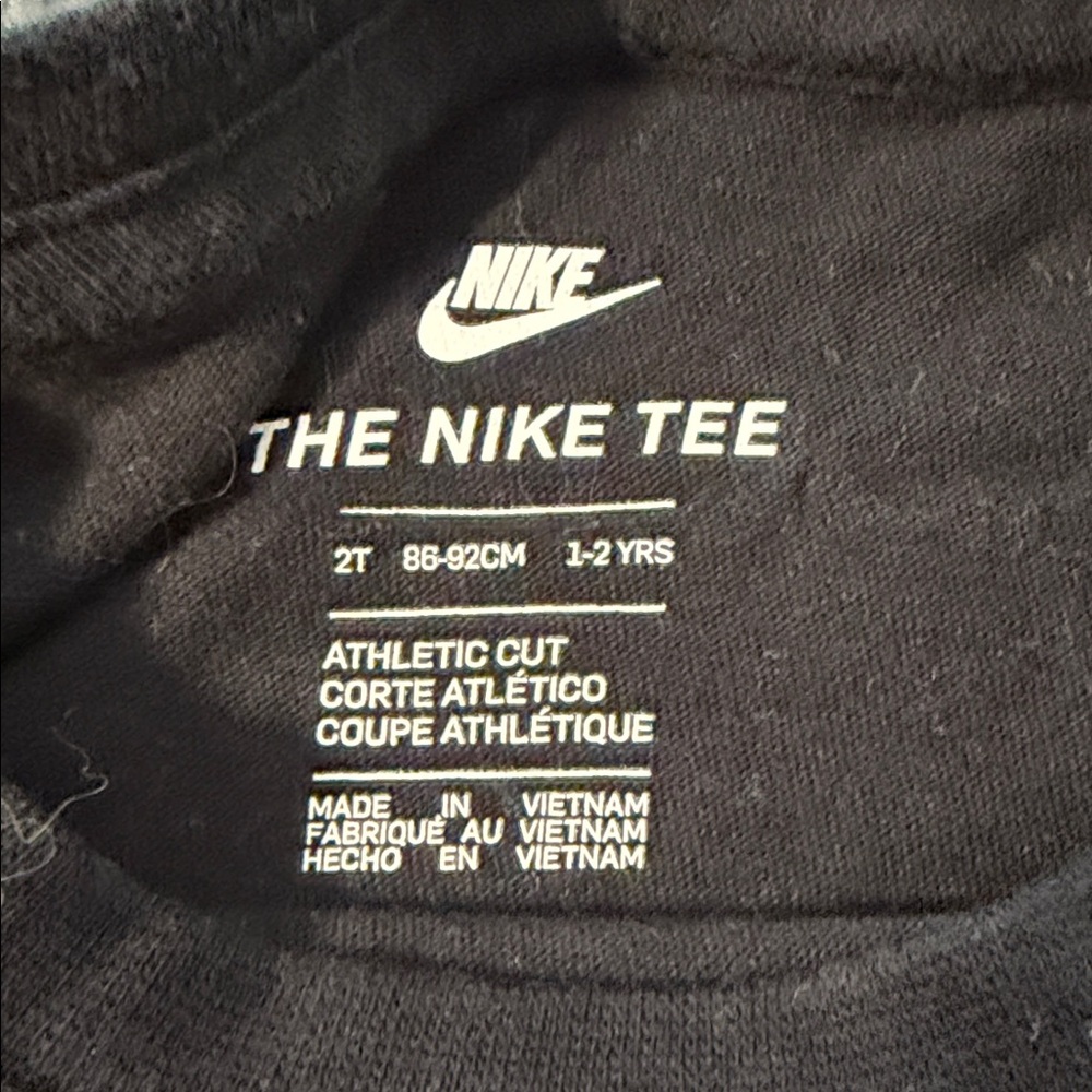 Nike Kids Tee in Black with Red Logo - Picture 2 of 3
